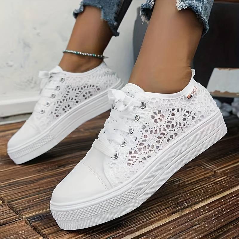 Baskets en Dentelle Chic et Aérées – Élégance et Confort pour Toutes les Occasions