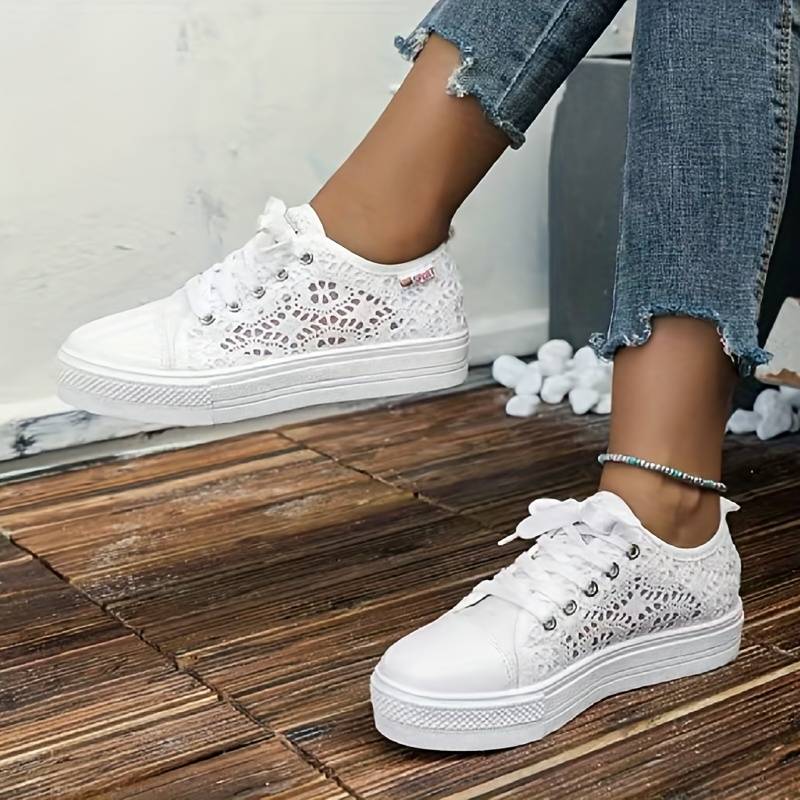 Baskets en Dentelle Chic et Aérées – Élégance et Confort pour Toutes les Occasions