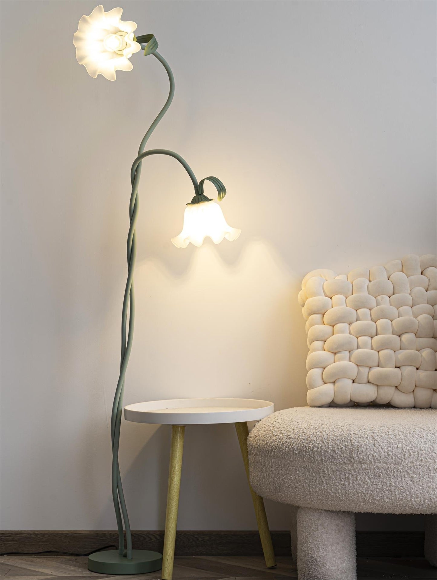 Lampadaire Calla Flowers – Élégance Florale et Éclairage Raffiné