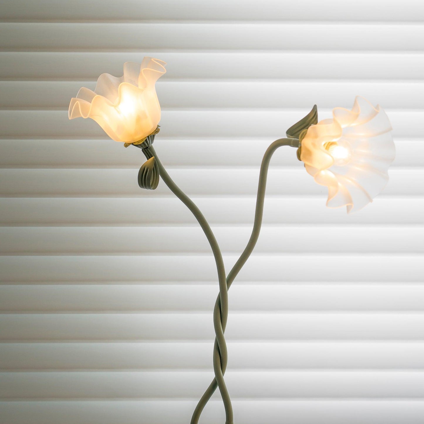 Lampadaire Calla Flowers – Élégance Florale et Éclairage Raffiné