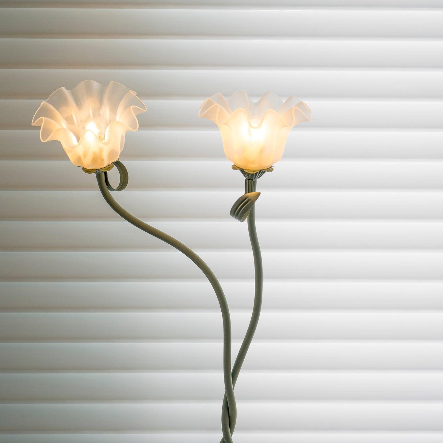 Lampadaire Calla Flowers – Élégance Florale et Éclairage Raffiné