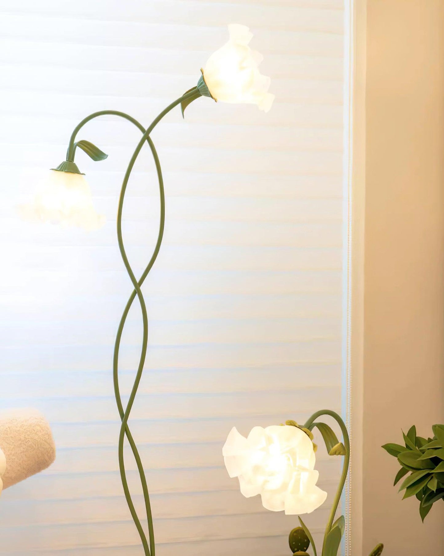 Lampadaire Calla Flowers – Élégance Florale et Éclairage Raffiné