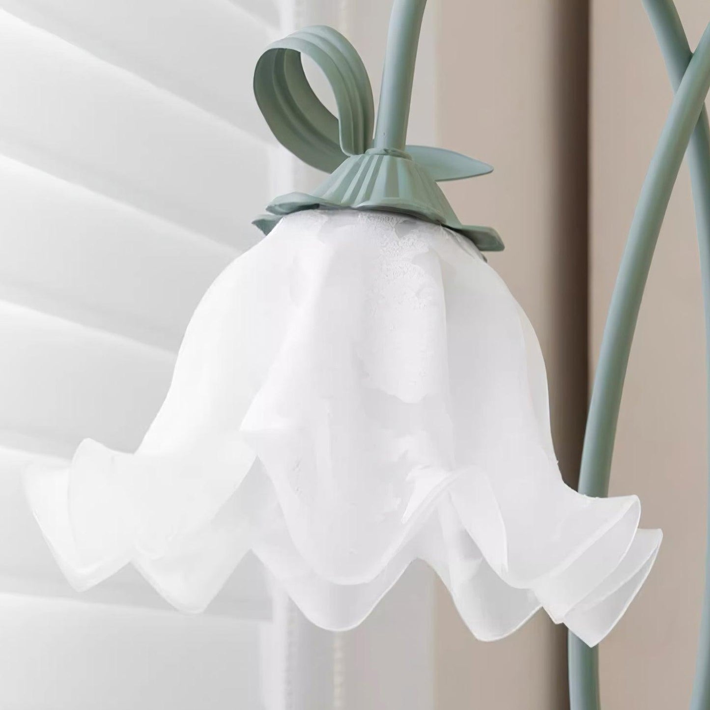 Lampadaire Calla Flowers – Élégance Florale et Éclairage Raffiné