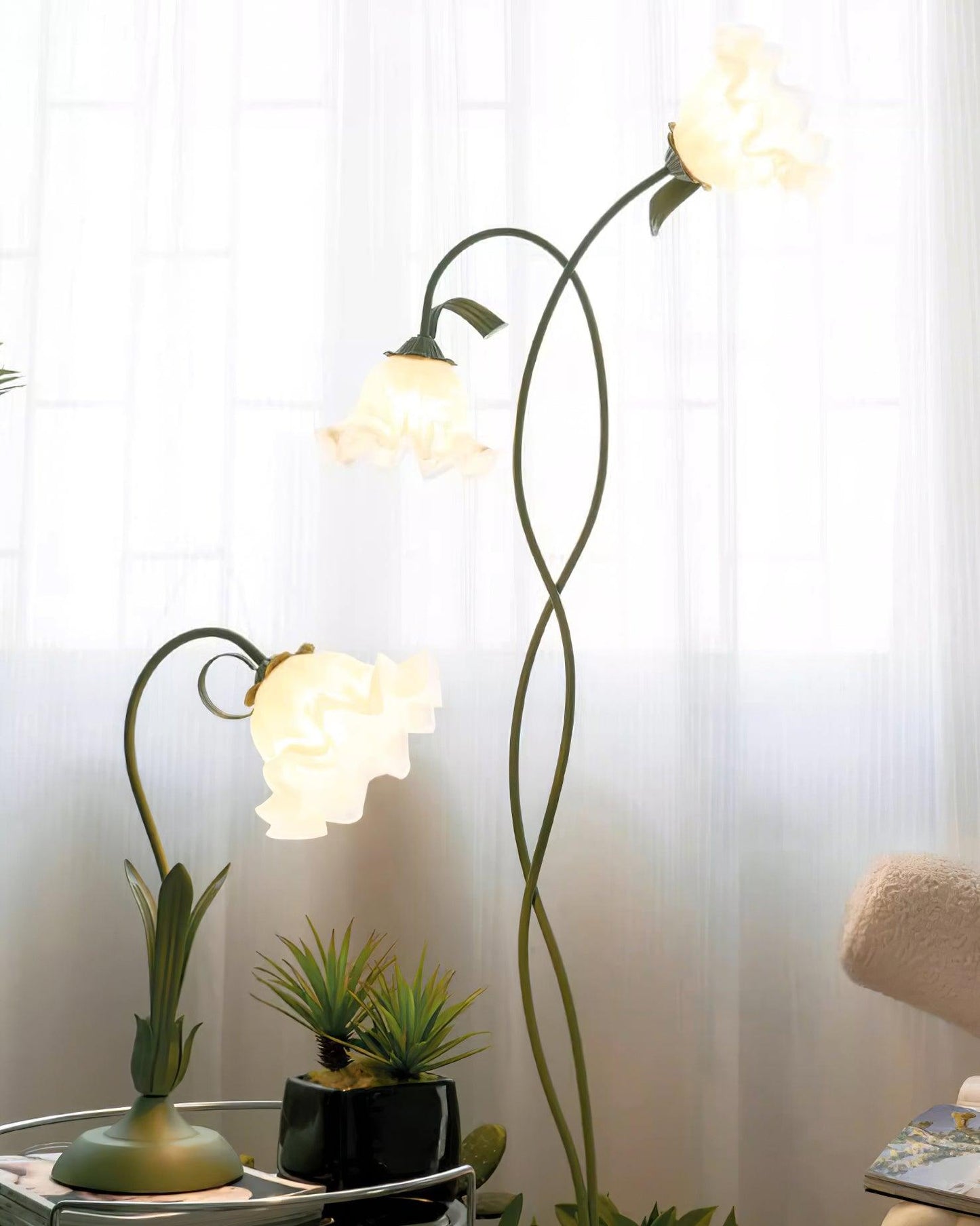 Lampadaire Calla Flowers – Élégance Florale et Éclairage Raffiné