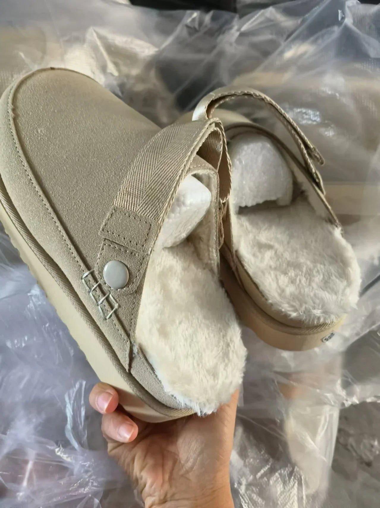 Chaussons d’Hiver Douillets pour Femme – Élégance et Confort à la Maison