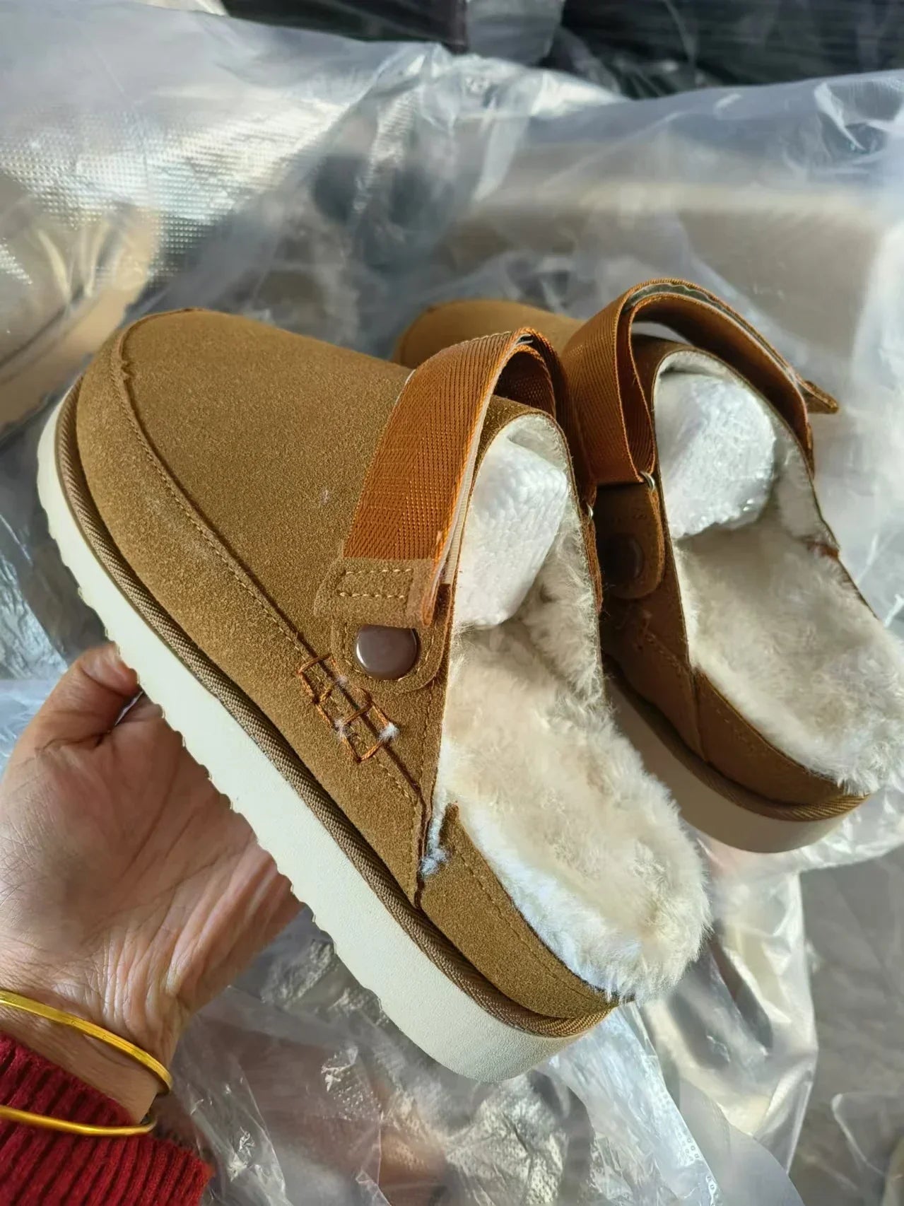 Chaussons d’Hiver Douillets pour Femme – Élégance et Confort à la Maison