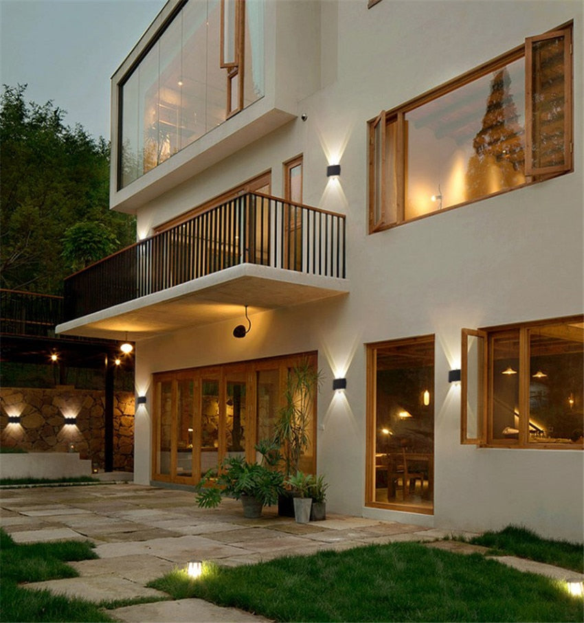 Lampe LED Moderne Étanche - Éclairage Puissant pour Locaux et Bâtiments - Idéale pour la Décoration Maison