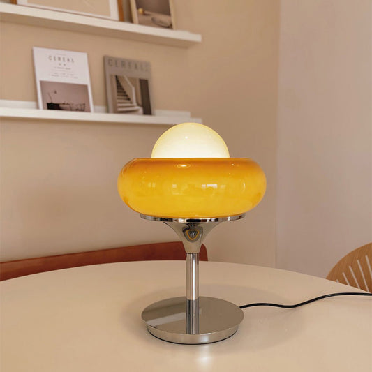 Lampe de table – Élégance rétro et touche artistique pour une décoration maison unique et sophistiquée